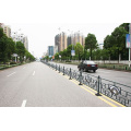 Pedestrian control traffic barrier